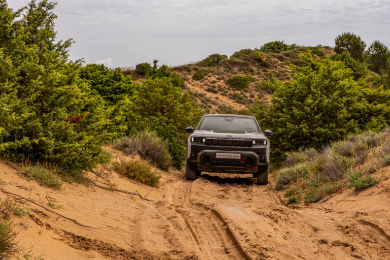 New Jeep® Compass - sand