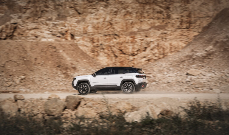 New Compass 4xe (1)