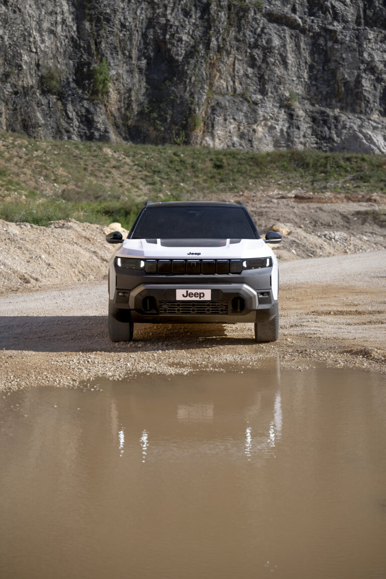 New Compass 4xe (10)