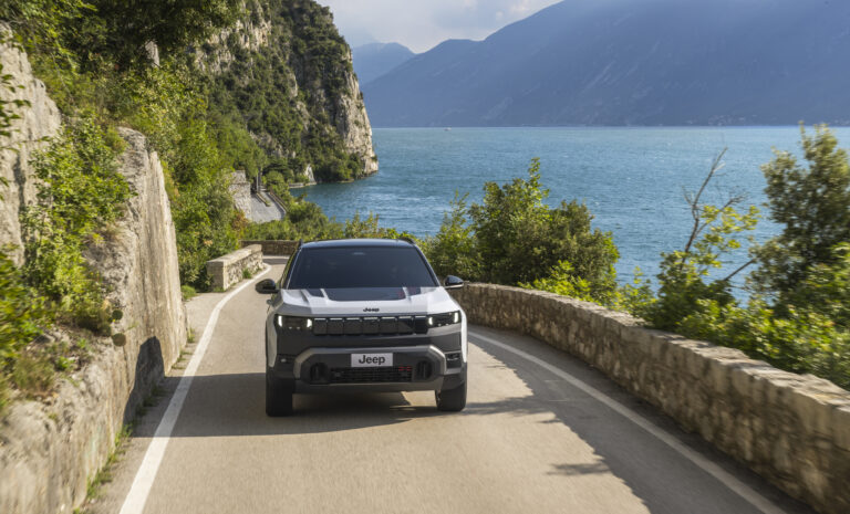 New Compass 4xe (17)