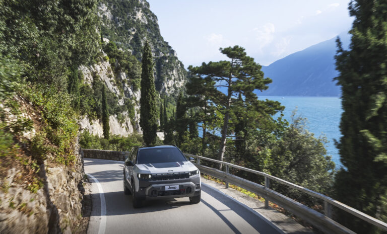 New Compass 4xe (19)