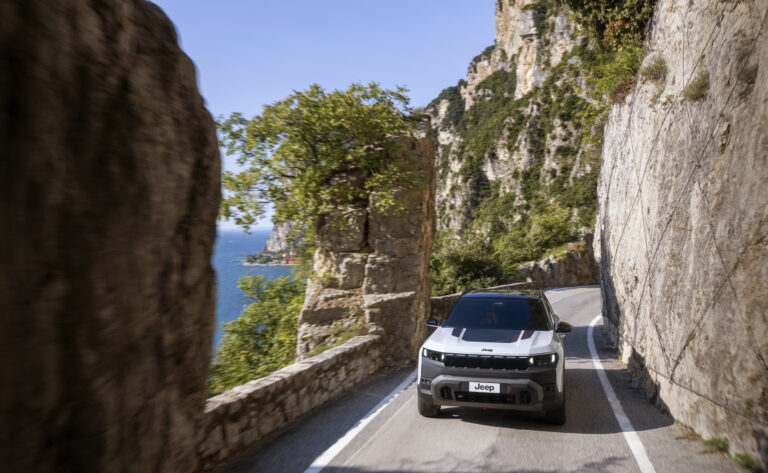 New Compass 4xe (22)