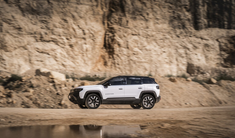 New Compass 4xe (4)