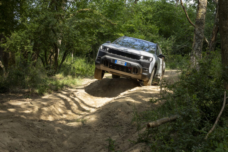 New Jeep® Compass 4xe - ANTARTIC