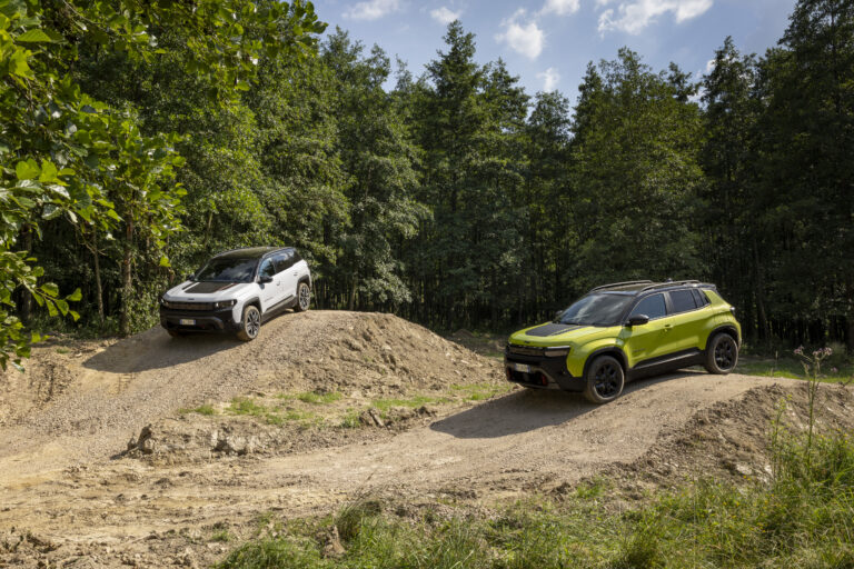New Jeep® Avenger/Compass - COMBO