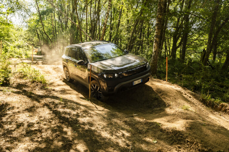 New Jeep® Compass 4xe - AMAZZONIA